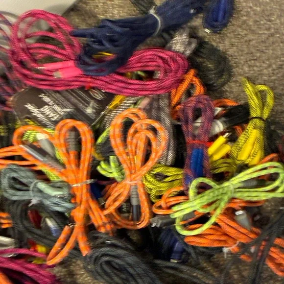 300 iPhone/iPad Data/Sync Fast Charging Cables